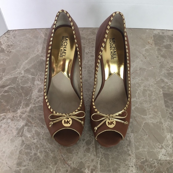 Michael Kors peep-toe logo heel - Picture 4 of 7